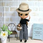 No.1033   黒トップスとグレー杢パンツのコーデ