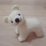 ＊受注生産☆羊毛フェルト☆やさしいお顔のシロクマさん☆