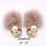  パールとファーのイヤリング