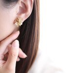 コットンパールの紫陽花イヤリング　yellow beige