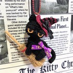 【送料無料】魔女やさぐれ黒猫のハロウィン★あみぐるみボールチェーン