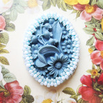 ビーズ刺繍のアクセサリー【マーガレットとすずらん】