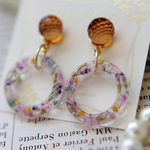 ピンクなボタニカルリング　オレンジ・チタンポストピアス