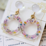 ピンクなボタニカルリング　ホワイト・イヤリング