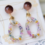 ピンクなボタニカルオーバルリング　ブラウン・イヤリング