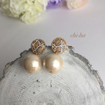 パイソン×コットンパールのピアス
