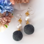 ☆SALE☆スノーパールとボールのノンホールピアス(樹脂イヤリング)　⑫