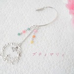 ＊蝶も飛ぶ＊子猫とお花畑のアゲートイヤーフック