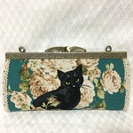 ゴージャス！な薔薇と黒猫の浮足がま口長財布