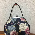 送料込み❗️POPO♡ハンドメイド♡がま口ショルダーバッグ♡大♡黒猫☆ 百花繚乱☆牡丹