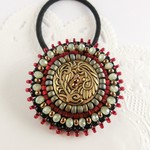 オリエンタルなビーズ刺繍ヘアゴム