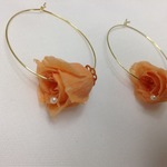 ☆本物のお花アクセサリー☆プリザーブドフラワーオレンジローズピアスリング