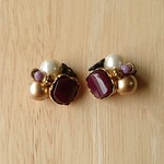 深ボルドーのアンティークボタンピアス/イヤリング
