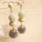 ミルキーグリーン×ファーボールのピアスorノンホールピアス