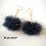 ☆ファーネイビー冬ピアス(イヤリング)
