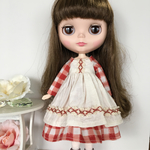 ドール服 Blythe ダブルスカートの長袖ワンピース(赤チェック)