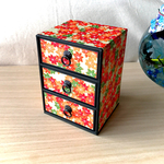 和紙で作った飾り箪笥（三つ口・紅葉）