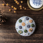 （小）刺繍ブローチ 貴婦人