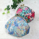 ｛御注文品｝リバティ ふんわりお花口金がま口ポーチ。