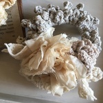 ニットのお花シュシュ①