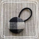 M'PLUS ブラックチェックくるみボタンヘアゴム⑮