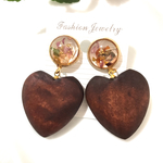 レジンウッドハートピアス