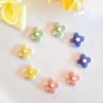 お花のタイルのイヤリング/ピアス