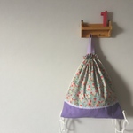 大人ないちご柄 のナップサック  持ち手付き！パープル