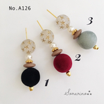 No.A126 ✪︎星柄ビーズ × フロッキーボール ピアス