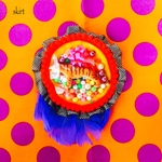 カラフルで個性的なトラのビニールブローチ