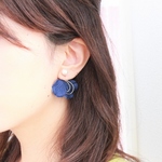 バックチャームネイビーデニム　イヤリング／ピアス