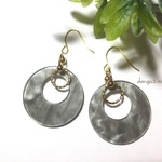 300円☆大ぶりべっ甲(グレー系)☆ツイストリング☆ピアス/イヤリング