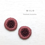 マットパールたっぷりな刺繍ピアス/イヤリング