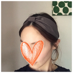 【おとなサイズ】コーデュロイのリボンヘアバンド（チャコールグレー）