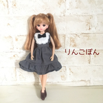 ２段フリルのワンピース（22cmドールサイズ）
