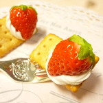*New*ビスケットといちごのブローチ*再々販*