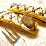 *限定再々販*生クリームと王冠チョコレートのバレッタ*