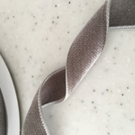 24㎜幅 MOKUBA両面ベルベットリボン（グレー）