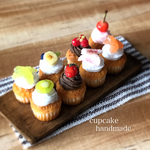 ミニチュア フルーツ カップケーキ 8個