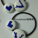 ハートとＶの刺繍ヘアゴム２個セット