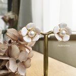 ＊美しく華開く＊煌めくホワイトパールのシックなフラワーイヤリング＊white flower&white pearl beauty earring
