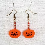 ハロウィンのカボチャピアス