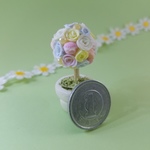 ミニチュア雑貨☆パステルカラー薔薇とマカロンのミニチュアトピアリー