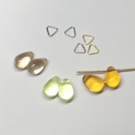 オレンジ系：金具つきチェコガラスのドロップ　ピアス、イヤリング、ネックレス、イヤーカフなどに♪ビーズ