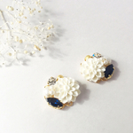 Navy blue ダリアのビジューイヤリング/ピアス