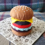 ハンバーガーのマカロンポーチ