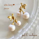 大人可愛い💗白いさくらんぼ🍒ピアス✴︎クリスマスギフト