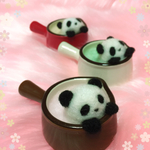 【再再販☆】カップのふちぱん☆ふわぱんinいちごラテ♡羊毛フェルトのふわふわパンダ miniミルクパンinばーじょん