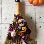 【現品のみ】ハッピーハロウィン♪　卓上ほうき大アレンジ⑥　玄関リースにも★