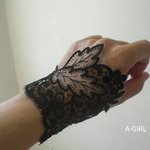 黒い刺繍レースの手首飾り/フランス製レース